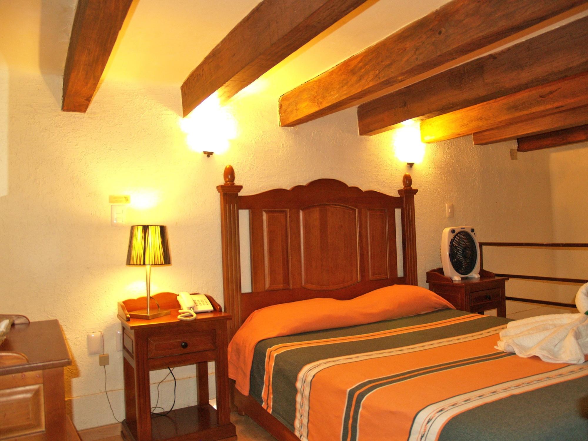 Hotel Refugio Agustino Морелия Екстериор снимка
